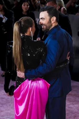 Jennifer Lopez and Brett Goldstein at the premiere of the Netflix film Office Romance at the BFI Southbank London, 03 06 2026 Foto:xJ.xEdwardsx xFuturexImagex romance_london_6642