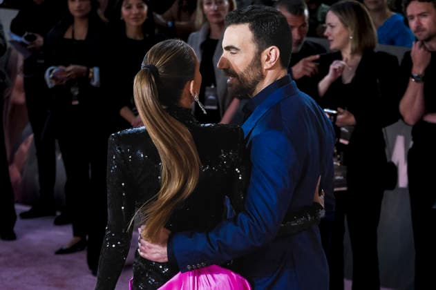 Jennifer Lopez and Brett Goldstein at the premiere of the Netflix film Office Romance at the BFI Southbank London, 03 06 2026 Foto:xJ.xEdwardsx xFuturexImagex romance_london_6643