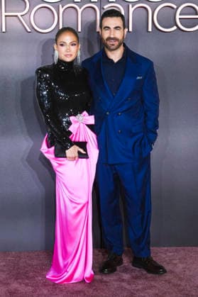 Jennifer Lopez and Brett Goldstein at the premiere of the Netflix film Office Romance at the BFI Southbank London, 03 06 2026 Foto:xJ.xEdwardsx xFuturexImagex romance_london_6639