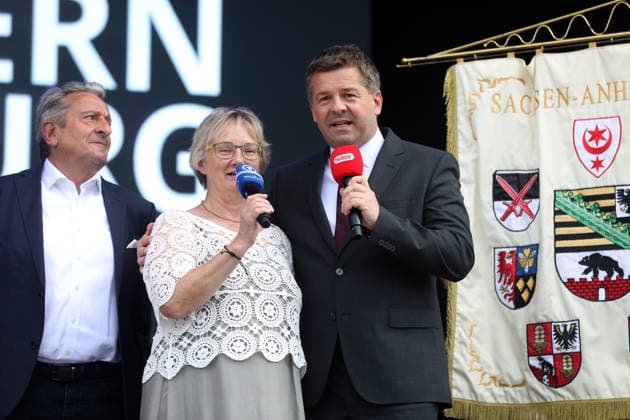24 Saxony-Anhalt Day in Bernburg Bernburg, 5 6 2026 Silvia Ristow and MP Sven Schulze at the 24 Saxony-Anhalt Day in Bernburg Saxony-Anhalt Copyright: xMatthiasxGränzdörferx
