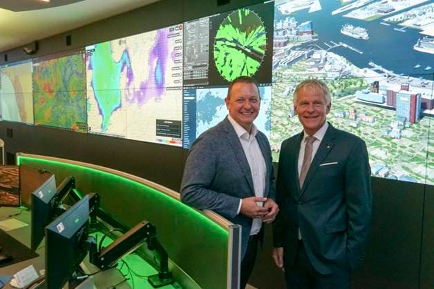 CNTV 30yearsAIDA Felix Eichhorn President AIDA Cruises with Jens Meier, CEO of Hamburg Port Authority at 30 years of AIDA Cruises press conference in the operations center of the cruise company Hamburg Hafencity on 04 06 2026 Hamburg Germany