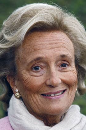Bernadette Chirac, Wife Of Former French President Jacques Chirac, Dies At 93 Bernadette Chirac, wife of former French President Jacques Chirac, has died at the age of 93. A steadfast supporter throughout her husband’s political career, Bernadette Chodron de Courcel became an influential figure in French public life. She served as a member of the Corrèze General Council and was deeply involved in charitable work. She passed away on Friday at the age of 93. FILE - First Lady Bernadette Chirac, who is herself a deputy here, arrives to attend the New Year s wishes to the French south-western regional area of Correzel given by her husband President Jacques Chirac, in Tulle, France, on January 6, 2007. Photo by Thierry Orban ABACAPRESS.COM Tulle  Copyright: xOrbanxThierry ABACAx