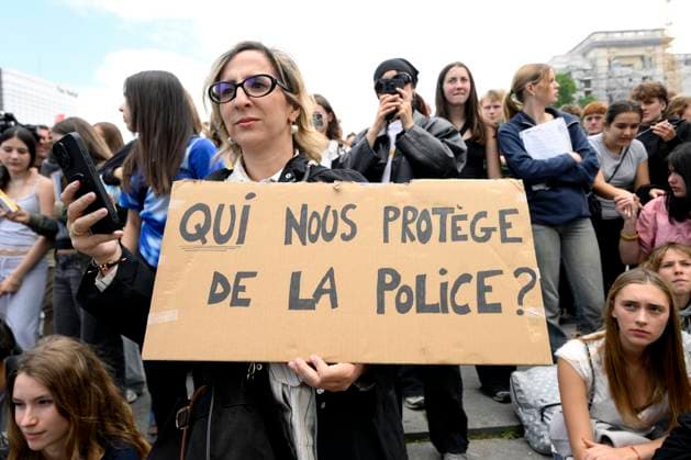 Protest Against Police Violence 08 06 2026 BRUSSELS, BELGIUM - Staff, teachers and students protest police violence outside the Palace of Justice pictured on June 08, 2026 in Brussels, Belgium, 08 06 2026 Brussels Belgium  Copyright: xPhilipxReynaersx
