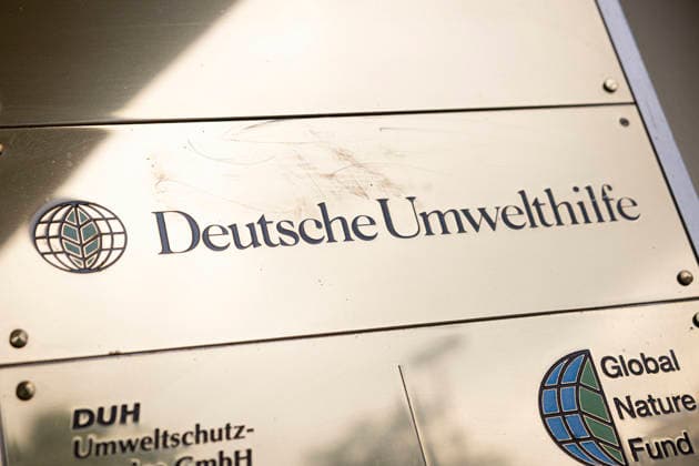 Façade sign of Deutsche Umwelthilfe e V DUH in Berlin Photo from 03 06 2026 Deutsche Umwelthilfe is a politically independent environmental and consumer protection organization founded in 1975 in Germany EDITORIAL USE ONLY Copyright: epd-bild HansxScherhaufer HSR69348