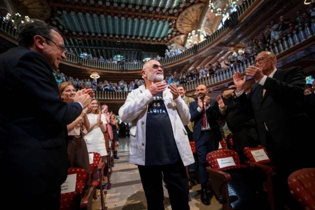 The writer Biel Mesquida receives the Premi d Honor de les Lletres Catalanes Biel Mesquida during the presentation of the Premi d Honor de les Lletres Catalanes, at the Palau de la Música Catalana, on June 8, 2026, in Barcelona, Catalonia Spain Biel Mesquida receives the Premi dHonor de les Lletres Catalanes in recognition of his outstanding literary career and his contribution to the Catalan culture Lorena Sopê Espana  Copyright: xLorenaxSopÃªnax 7582594