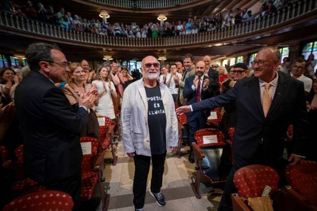 The writer Biel Mesquida receives the Premi d Honor de les Lletres Catalanes Biel Mesquida during the presentation of the Premi d Honor de les Lletres Catalanes, at the Palau de la Música Catalana, on June 8, 2026, in Barcelona, Catalonia Spain Biel Mesquida receives the Premi dHonor de les Lletres Catalanes in recognition of his outstanding literary career and his contribution to the Catalan culture Lorena Sopê Espana  Copyright: xLorenaxSopÃªnax 7582595