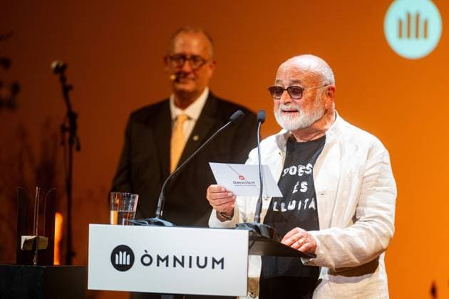 The writer Biel Mesquida receives the Premi d Honor de les Lletres Catalanes Biel Mesquida during the presentation of the Premi d Honor de les Lletres Catalanes, at the Palau de la Música Catalana, on June 8, 2026, in Barcelona, Catalonia Spain Biel Mesquida receives the Premi dHonor de les Lletres Catalanes in recognition of his outstanding literary career and his contribution to the Catalan culture Lorena Sopê Espana  Copyright: xLorenaxSopÃªnax 7582628