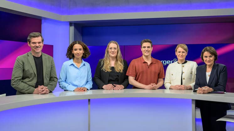 v l Gregor Peter Schmitz Stern , Alisha Mendgen Focus , Katharina Dröge, Bündnis˜90 Die Grünen parliamentary group leader , Constantin Schreiber Axel Springer , Jana Puglierin security expert , Sandra Maischberger, GER, Berlin, Studio, zu Gast bei Maischberger, political talk show, TV, format, with presenter Sandra Maischberger, Das Copyright: HMBxMedia UwexKoch
