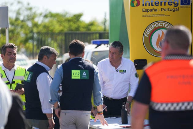 Declared the emergency phase, operational situation 1, by a fire in Villanueva de los Castillejos Huelva The acting Minister of Health, Presidency and Emergencies, Antonio Sanz 2d , monitors the evolution of the fire from the Advanced Command Post located in San Bartolomé de la Torre Huelva , to report on the evolution of the fire A June 9, 2026 in San Bartolomé de la Torre , Huelva Andalusia, Spain A total of 22 aerial means will be incorporated gradually this Tuesday June 9 to the work of extinguishing the fire declared at 13,15 hours this Monday in the area of Los Turbios de Villanueva de los Castillejos Huelva and has mainly affected San Bartolomé de la Torre The Minister of Health, Presidency and Emergencies, Antonio Sanz, has pointed  Copyright: xMariaxJosÃ xLopezx 7583125