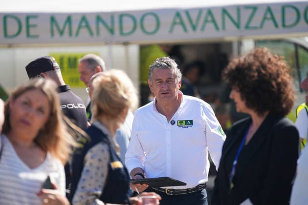Declared the emergency phase, operational situation 1, by a fire in Villanueva de los Castillejos Huelva The acting Minister of Health, Presidency and Emergencies, Antonio Sanz, monitors the evolution of the fire from the Advanced Command Post located in San Bartolomé de la Torre Huelva , to report on the evolution of the fire A 9 June 2026 in San Bartolomé de la Torre , Huelva Andalusia, Spain A total of 22 aerial means will be incorporated gradually this Tuesday June 9 to the work of extinguishing the fire declared at 13,15 hours this Monday in the area of Los Turbios de Villanueva de los Castillejos Huelva and has mainly affected San Bartolomé de la Torre The Minister of Health, Presidency and Emergencies, Antonio Sanz, has pointed out  Copyright: xMariaxJosÃ xLopezx 7583126