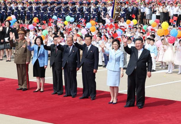 (260609) -- PYONGYANG, June 9, 2026 -- A grand farewell ceremony for Xi Jinping, general secretary of the Communist Party of China Central Committee and Chinese president, and his wife Peng Liyuan is held in Pyongyang, the Democratic People s Republic of Korea (DPRK), June 9, 2026. On Tuesday afternoon local time, Xi concluded his state visit to the DPRK and departed from Pyongyang. Kim Jong Un, general secretary of the Workers Party of Korea and president of the State Affairs of the DPRK, and his wife Ri Sol Ju went to the airport to see Xi and his wife off and held the grand farewell ceremony in their honor. ) DPRK-PYONGYANG-CHINA-XI JINPING-KIM JONG UN-GRAND FAREWELL CEREMONY YaoxDawei