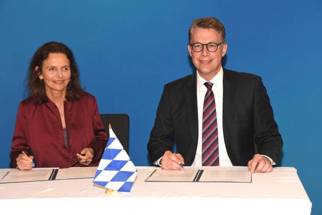 Prof. Amelie Niermeyer Director Indendin New President of the Bavarian Theater Academy August Everding Science and Art Minister Markus Blume Munich 09 06 2026 Salvatorplatz Bavarian State Ministry for Science and Art Announcement of the new presidency of the Bavarian Theater Academy August Everding Photo Munich