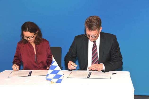 Prof. Amelie Niermeyer Director Indendin New President of the Bavarian Theater Academy August Everding Science and Art Minister Markus Blume Munich 09 06 2026 Salvatorplatz Bavarian State Ministry for Science and Art Announcement of the new presidency of the Bavarian Theater Academy August Everding Photo Munich