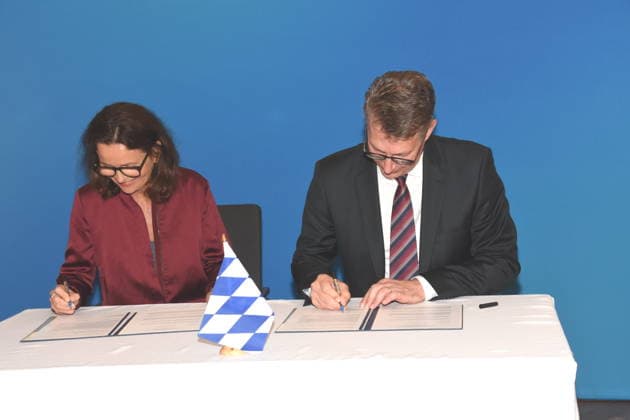 Prof. Amelie Niermeyer Director Indendin New President of the Bavarian Theater Academy August Everding Science and Art Minister Markus Blume Munich 09 06 2026 Salvatorplatz Bavarian State Ministry for Science and Art Announcement of the new presidency of the Bavarian Theater Academy August Everding Photo Munich