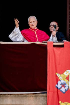 June 9, 2026, Barcelona, Spain: Pope Leo XIV greets the faithful from the balcony of the episcopal residence in Barcelona s Gothic Quarter during the first day of his visit to the Catalan capital. Barcelona Spain - ZUMAb137 20260609_fap_b137_007 Copyright: xJordixBoixareux