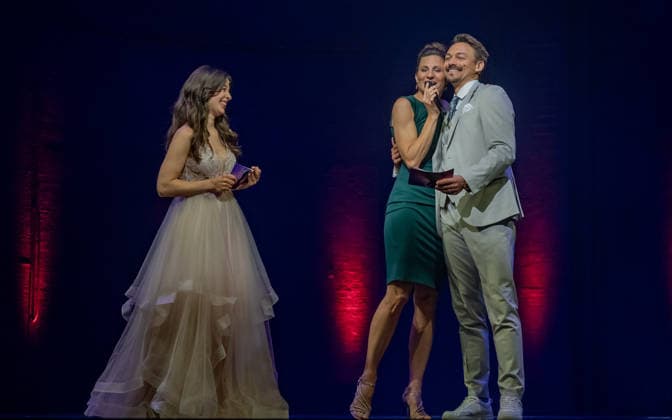 20260609 Cast- und Stueckpraesentation von Disneys Die Schoene und das Biest WIEN, OESTERREICH - 09. JUNI: Schauspielerin, Saengerin, Taenzerin und Musical Darstellerin in der Rolle von -Belle- Marlene Jubelius, Schauspielerin, Saengerin, Taenzerin in der Rolle von Babette Birgit Arquin und Schauspieler, Saenger und Musicaldarsteller in der Rolle von -Das Biest- Dominik Hees waehrend der Cast- und Stueckpraesentation des Musical-Welterfolgs Disneys Die Schoene und das Biest im Rahmen der Vorstellung der im Herbst 2026 Premiere der neuen Produktion der Vereinigten Buehnen Wien (VBW) und der SolistInnen mit einem exklusiven musikalischen Einblick im Rainmund Theater am 09. Juni 2026 Raimund Theater in Wien, Oesterreich. 260609_SEPA_17_012 Copyright: xIsabellexOuvrardx SEPAxMedia