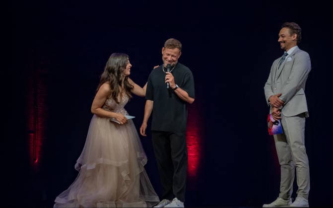 20260609 Cast- und Stueckpraesentation von Disneys Die Schoene und das Biest WIEN, OESTERREICH - 09. JUNI: Schauspielerin, Saengerin, Taenzerin und Musical Darstellerin in der Rolle von -Belle- Marlene Jubelius, Schauspieler, Sprecher, Moderator, Musicaldarsteller und Comedian in der Rolle von Herr von Unruh Mathias Schlung und Schauspieler, Saenger und Musicaldarsteller in der Rolle von -Das Biest- Dominik Hees waehrend der Cast- und Stueckpraesentation des Musical-Welterfolgs Disneys Die Schoene und das Biest im Rahmen der Vorstellung der im Herbst 2026 Premiere der neuen Produktion der Vereinigten Buehnen Wien (VBW) und der SolistInnen mit einem exklusiven musikalischen Einblick im Rainmund Theater am 09. Juni 2026 Raimund Theater in Wi Copyright: xIsabellexOuvrardx SEPAxMedia