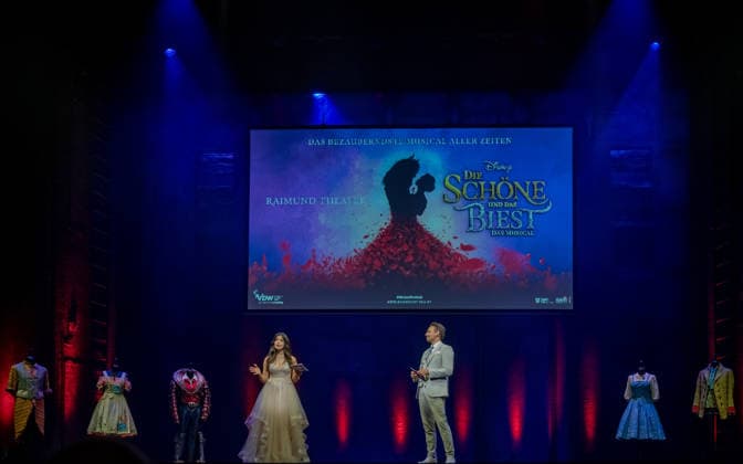 20260609 Cast- und Stueckpraesentation von Disneys Die Schoene und das Biest WIEN, OESTERREICH - 09. JUNI: Schauspielerin, Saengerin, Taenzerin und Musical Darstellerin in der Rolle von -Belle- Marlene Jubelius und Schauspieler, Saenger und Musicaldarsteller in der Rolle von -Das Biest- Dominik Hees waehrend der Cast- und Stueckpraesentation des Musical-Welterfolgs Disneys Die Schoene und das Biest im Rahmen der Vorstellung der im Herbst 2026 Premiere der neuen Produktion der Vereinigten Buehnen Wien (VBW) und der SolistInnen mit einem exklusiven musikalischen Einblick im Rainmund Theater am 09. Juni 2026 Raimund Theater in Wien, Oesterreich. 260609_SEPA_17_002 Copyright: xIsabellexOuvrardx SEPAxMedia