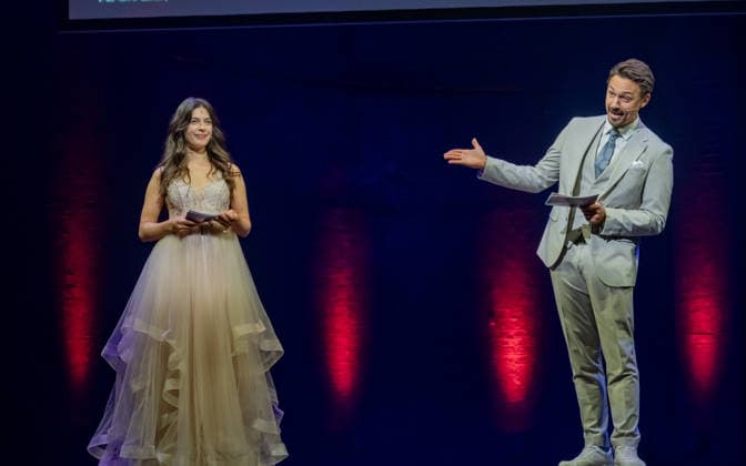 20260609 Cast- und Stueckpraesentation von Disneys Die Schoene und das Biest WIEN, OESTERREICH - 09. JUNI: Schauspielerin, Saengerin, Taenzerin und Musical Darstellerin in der Rolle von -Belle- Marlene Jubelius und Schauspieler, Saenger und Musicaldarsteller in der Rolle von -Das Biest- Dominik Hees waehrend der Cast- und Stueckpraesentation des Musical-Welterfolgs Disneys Die Schoene und das Biest im Rahmen der Vorstellung der im Herbst 2026 Premiere der neuen Produktion der Vereinigten Buehnen Wien (VBW) und der SolistInnen mit einem exklusiven musikalischen Einblick im Rainmund Theater am 09. Juni 2026 Raimund Theater in Wien, Oesterreich. 260609_SEPA_17_003 Copyright: xIsabellexOuvrardx SEPAxMedia