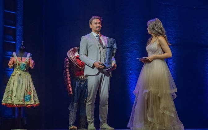 20260609 Cast- und Stueckpraesentation von Disneys Die Schoene und das Biest WIEN, OESTERREICH - 09. JUNI: Schauspielerin, Saengerin, Taenzerin und Musical Darstellerin in der Rolle von -Belle- Marlene Jubelius und Schauspieler, Saenger und Musicaldarsteller in der Rolle von -Das Biest- Dominik Hees waehrend der Cast- und Stueckpraesentation des Musical-Welterfolgs Disneys Die Schoene und das Biest im Rahmen der Vorstellung der im Herbst 2026 Premiere der neuen Produktion der Vereinigten Buehnen Wien (VBW) und der SolistInnen mit einem exklusiven musikalischen Einblick im Rainmund Theater am 09. Juni 2026 Raimund Theater in Wien, Oesterreich. 260609_SEPA_17_008 Copyright: xIsabellexOuvrardx SEPAxMedia