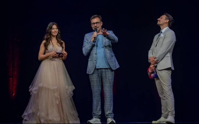 20260609 Cast- und Stueckpraesentation von Disneys Die Schoene und das Biest WIEN, OESTERREICH - 09. JUNI: Schauspielerin, Saengerin, Taenzerin und Musical Darstellerin in der Rolle von -Belle- Marlene Jubelius, Schauspieler, Saenger und Musicaldarsteller in der Rolle von Maurice Oliver Huether und Schauspieler, Saenger und Musicaldarsteller in der Rolle von -Das Biest- Dominik Hees waehrend der Cast- und Stueckpraesentation des Musical-Welterfolgs Disneys Die Schoene und das Biest im Rahmen der Vorstellung der im Herbst 2026 Premiere der neuen Produktion der Vereinigten Buehnen Wien (VBW) und der SolistInnen mit einem exklusiven musikalischen Einblick im Rainmund Theater am 09. Juni 2026 Raimund Theater in Wien, Oesterreich. 260609_SEPA_17 Copyright: xIsabellexOuvrardx SEPAxMedia