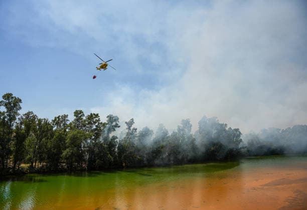 Declared the emergency phase, operational situation 1, by a fire in Villanueva de los Castillejos Huelva An Infoca helicopter working in the area of the bridge of the river Odiel, in the term of Gibraleón Huelva , within the work of extinguishing the fire that originated on Monday in a place of Villanueva de los Castillejos A June 9, 2026 in San Bartolomé de la Torre , Huelva Andalusia, Spain A total of 22 aerial means will be incorporated gradually this Tuesday, June 9 to the work of extinguishing the fire declared at 13,15 hours this Monday in the area of Los Turbios de Villanueva de los Castillejos Huelva and has mainly affected San Bartolomé de la Torre The Minister of Health, Presidency and Emergencies, Antonio Sanz, has pointed out t  Copyright: xMariaxJosÃ xLopezx 7584497