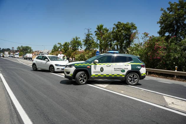 Declared the emergency phase, operational situation 1, by a fire in Villanueva de los Castillejos Huelva cut to traffic a section of the N 431, in the term of Gibraleón Huelva , in the area of the Odiel river bridge by the fire that originated this Monday in a place of Villanueva de los Castillejos A June 9, 2026 in San Bartolomé de la Torre , Huelva Andalucía, Spain A total of 22 aerial means will be incorporated gradually this Tuesday, June 9 to the work of extinguishing the fire declared at 13,15 hours this Monday in the area of Los Turbios de Villanueva de los Castillejos Huelva and has mainly affected San Bartolomé de la Torre The Minister of Health, Presidency and Emergencies, Antonio Sanz, has pointed out that this is a complicated  Copyright: xMariaxJosÃ xLopezx 7584521