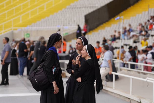 Pope Leo XIV presides over the prayer vigil at the Olympic Stadium Lluís Companys Atmosphere prior to the prayer vigil with Pope Leo XIV, at the Olympic Stadium Lluís Companys, on June 9, 2026, in Barcelona, Catalunya Espana This vigil is one of the most important events during the Pontiffs stay in Barcelona and is expected to be attended by some 60,000 people inside the stadium and thousands more faithful are expected to gather in the surrounding area 09 JUNE 2026 CATALONIA PAPE VIGILIA BCN CHURCH STADIUM PAPAL VISIT AMBIENTE Barcelona Catalunya Catalunya Catalunya Espana  Copyright: xDavidxZorrakinox 7584680