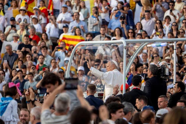 June 9, 2026, Barcelona, Barcelona, Spain: the Olympic Stadium fills to capacity for a Mass with the presence of Pope Leo XIV on the first day of his visit to Barcelona..In the pic :Pope Leo XIV Barcelona Spain - ZUMAr179 20260609_zip_r179_051 Copyright: xEricxRenomx
