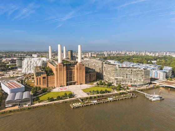 Aerial view of Battersea Power Station with surrounding modern developments and the River Thames. London England United Kingdom dodo05587 Copyright: xConnectxImagesx