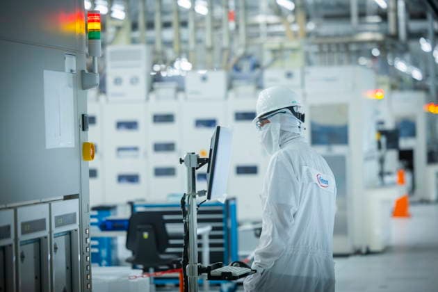 Infineon Technologies AG in Dresden Cleanroom of the new Smart Power Fab of Infineon Technologies AG in Dresden on June 10 On July 2, the Smart Power Fab will be ceremonially opened The new plant is the la