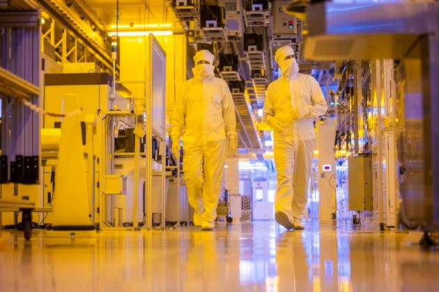 Infineon Technologies AG in Dresden Clean room of the new Smart Power Fab of Infineon Technologies AG in Dresden on June 10 On July 2, the Smart Power Fab is ceremonially opened The new plant is the largest single investment in Infineons history with an investment vo