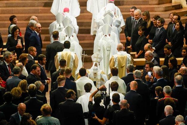 Pope Leo XIV presides the Holy Mass in the Basilica of the Sagrada Familia and inaugurates the Tower of Jesus Christ Pope Leo XIV on his arrival at the celebration of the Holy Mass presided by Pope Leo XIV, June 10, 2026, in Barcelona, Catalonia Spain This historic solemn Eucharist in the Basilica of the Sagrada Familia, which is attended by the King and Queen of Spain, serves as a framework for the blessing and inauguration of the Tower of Jesus Christ, the central structure that makes the temple the tallest church in the world, coinciding exactly with the events of the centenary of the death of the architect Antoni Gaudí 10 JUNE 2026 CATALONIA POPE PAPAL VISIT CHURCH KING KINGS SACRADA FAMILIA Kike Rincó Barcelona Catalunya Catalunya Cat  Copyright: xKikexRincon EuropaxPress Poolx 7587386