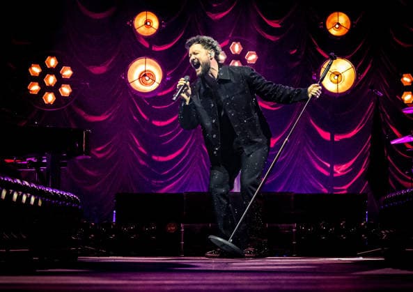 10 06 2026, xlakx, Entertainment,Calum Scott The Avenoir Tour 2026 v l British singer songwriter Calum Scott will be performing at the Max Schmeling Halle in Berlin as part of his The Avenoir Tour 2026 Daniel Lakomski
