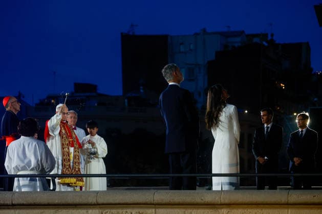 Pope Leo XIV presides the Holy Mass in the Basilica of the Sagrada Familia and inaugurates the Tower of Jesus Christ Pope Leo XIV blesses the Tower of Jesus Christ together with King Felipe VI and Queen Letizia, on June 10, 2026, in Barcelona, Catalonia Spain This historic solemn Eucharist in the Basilica of the Sagrada Familia, which is attended by the King and Queen, serves as a framework for the blessing and inauguration of the Tower of Jesus Christ, the central structure that makes the temple the tallest church in the world, coinciding exactly with the events of the centenary of the death of the architect Antoni Gaudí 10 JUNE 2026 CATALONIA PAPAL VISIT PAPAL CHURCH KING KINGS SAGRADA FAMILIA Kike Rincó Barcelona Catalunya Catalunya Cat  Copyright: xKikexRincon EuropaxPress Poolx 7587440