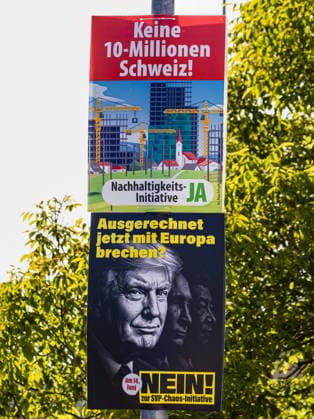 Voting posters for and against the Sustainability Initiative 202 Bözen, Switzerland, 30th May 2026 Above is a campaign poster from the Swiss People s Party SVP in support of the sustainability initiative Below is a poster from the Social Democratic Party SP against the sustainability initiative The Swiss electorate will vote on the popular initiative on June 14 Copyright: xAndreasxHaasx