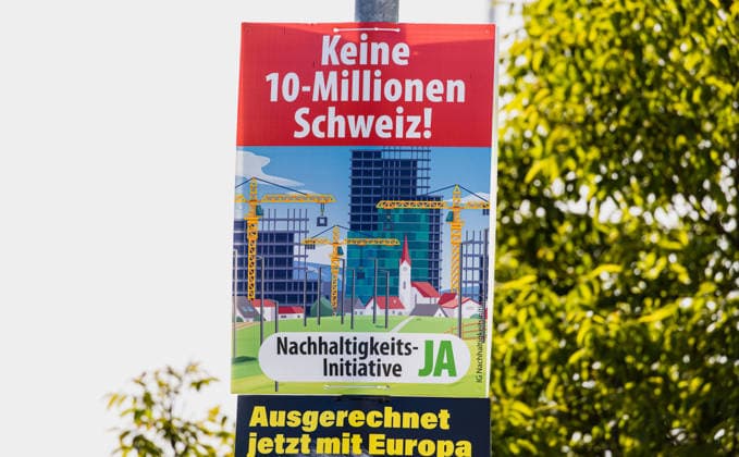 SVP voting poster for the sustainability initiative 2026 Bözen, Switzerland, 30th May 2026 A campaign poster from the Swiss People s Party SVP promotes the sustainability initiative and calls for Switzerland to have 10 million inhabitants The Swiss electorate will vote on the popular initiative on June 14, 2026 Copyright: xAndreasxHaasx