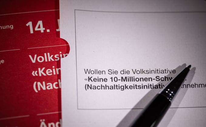 Federal referendum on June 14, 2026 Voting documents in Switzer Rafz, Switzerland, 4th Jun 2026 Voting materials for the Swiss referendum of June 14, 2026, including ballot papers and voting booklet for the initiative No 10 million Switzerland sustainability initiative, as well as for the amendment of the Civil Service Act Copyright: xAndreasxHaasx