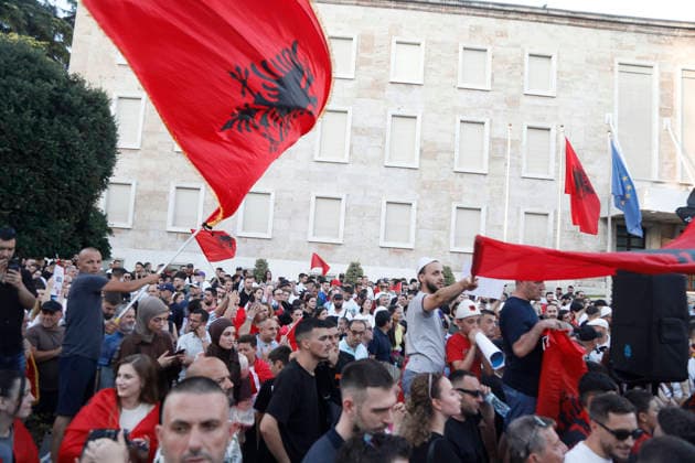 Protest against the construction of a luxury resort in Tirana, Albania. Protesters hold signs and Albanian national flags as they take part in a demonstration in front of the prime minister s office in Tirana on June 10, 2026, opposing the construction of a luxury resort in a protected natural area near the city of Vlore. Several thousand citizens demonstrated in Tirana for the ninth consecutive night to demand transparency on a luxury tourism complex project in the protected area of Narta Lagoon in the city of Vlore linked to US President Donald Trump s son-in-law Jared Kushner and his wife, Ivanka Trump. The project was planned for two areas along the Adriatic coast, the protected delta area of Vjosa-Narta and the nearby uninhabited islan Copyright: xLightxStudioxAgencyx xMaltonxDibrax