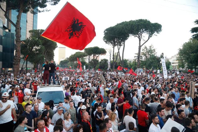 Protest against the construction of a luxury resort in Tirana, Albania. Protesters hold signs and Albanian national flags as they take part in a demonstration in front of the prime minister s office in Tirana on June 10, 2026, opposing the construction of a luxury resort in a protected natural area near the city of Vlore. Several thousand citizens demonstrated in Tirana for the ninth consecutive night to demand transparency on a luxury tourism complex project in the protected area of Narta Lagoon in the city of Vlore linked to US President Donald Trump s son-in-law Jared Kushner and his wife, Ivanka Trump. The project was planned for two areas along the Adriatic coast, the protected delta area of Vjosa-Narta and the nearby uninhabited islan Copyright: xLightxStudioxAgencyx xMaltonxDibrax