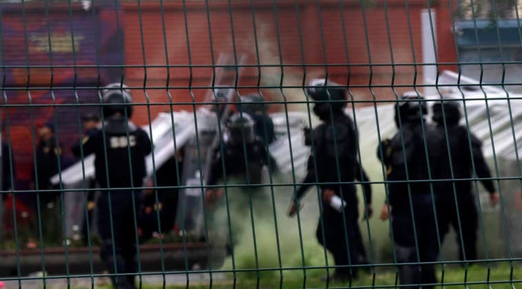 June 11, 2026, Mexico City, Mexico City, mexico: The grenadier corps fires tear gas at young protesters during the opening of the World Cup. Mexico City mexico - ZUMAt178 20260611_zip_t178_036 Copyright: xNadiaxTecuapetlax