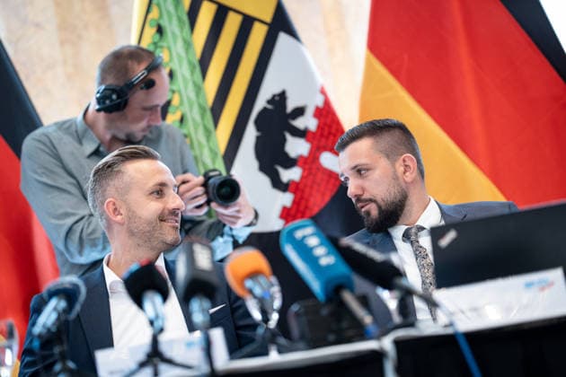 Ulrich Siegmund, top candidate for the upcoming state election during the campaign presentation at the Ratswaage Hotel Magdeburg, with Tobias Rausch from left Presentation of the AfD election campaign for the 2026 state election in Saxony-Anhalt, Magdeburg Saxony-Anhalt Germany Ratswaage Hotel