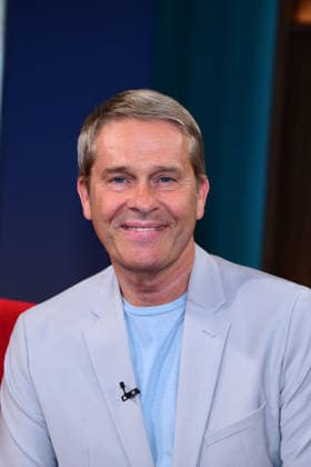 Hinnerk Baumgarten, the presenter in the program DAS Rote Sofa NDR on 12 06 2026 in Hamburg Hinnerk Baumgarten during the Das Rote Sofa tv show at NDR Studios on June 12, 2026 in Hamburg, Germany Politician and referee Florian Lechner as a guest at Das Rote Sofa in Hamburg NDR