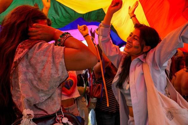 News Bilder des Tages Nepal s LGBTQ+ community marks Pride Month with annual parade in Kathmandu KATHMANDU, NEPAL JUNE 13, 2026: Members and supporters of the LGBTQ+ community take part in the 8th Annual Pride Parade in Kathmandu. Held during global Pride Month celebrations, the march brought together hundreds of activists, community members, and allies advocating for equal rights, greater social inclusion, and protection from discrimination. The event highlighted ongoing efforts to advance LGBTQ+ rights and visibility in Nepal. Photo by Sunil Pradhan JNA Press (Photo by Sunil Pradhan JNA Press via Nexpher Images) Kathmandu