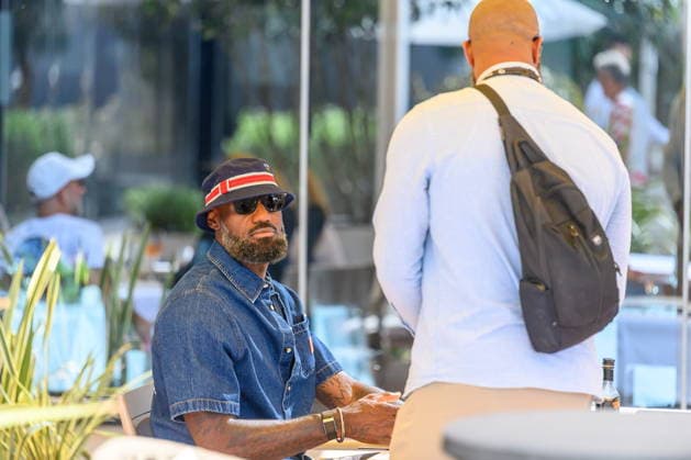 Entertainment Bilder des Tages Dubrovnik, Croatia, 130626. Hotel Excelsior. NBA star LeBron James, owner of the AlUla team at the E1 electric speedboat race. Photo: Tonci Plazibat CROPIX Dubrovnik Croatia Copyright: xxToncixPlazibatx xCROPIXx E1_gliseri42-130626