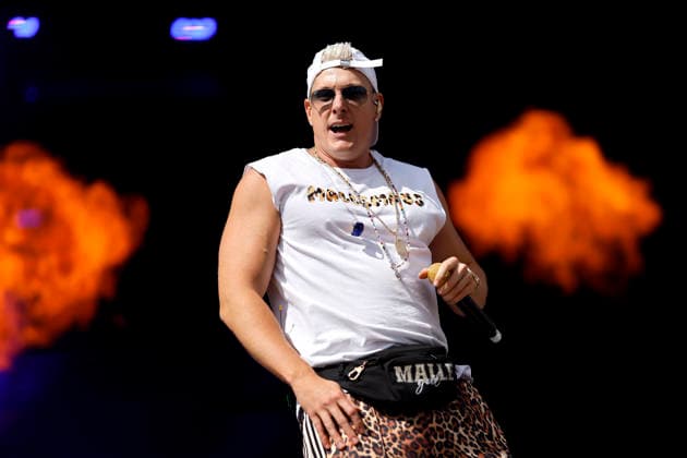 Party hit singer and TV star Calvin Kleinen performs at the Inselfieber festival in the outdoor area of the Rudolf Weber Arena in Oberhausen Oberhausen, 13 06 2026 NRW Germany Copyright: xChristophxHardtx