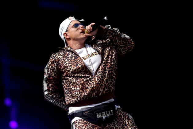 Party hit singer and TV star Calvin Kleinen performs at the Inselfieber festival in the outdoor area of the Rudolf Weber Arena in Oberhausen Oberhausen, 13 06 2026 NRW Germany Copyright: xChristophxHardtx