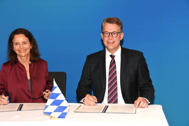 Prof. Amelie Niermeyer Director Indendin New President of the Bavarian Theater Academy August Everding Science and Art Minister Markus Blume Munich 09 06 2026 Salvatorplatz Bavarian State Ministry for Science and Art Announcement of the new presidency of the Bavarian Theater Academy August Everding Photo Munich