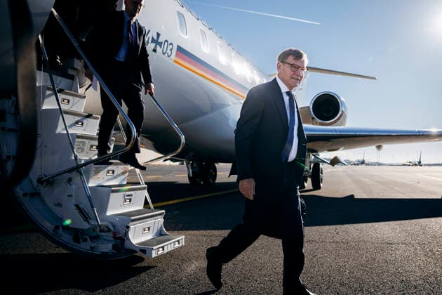 Johann Wadephul CDU , Federal Foreign Minister, photographed on arrival at Luxembourg Airport 15 06 2026 Photographed on behalf of the Foreign Office AA Luxembourg Luxembourg Copyright: xFelixxZahnx