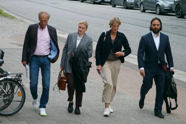 CNTV BLOCK Gerhard Delling TV presenter Christina Block entrepreneur with her defense lawyer Ingo Bott and her defense lawyer Paula Wlodarek come to court on foot as always also on day 56 in Hamburg on 15 06 2026 at the trial for alleged child abduction in the Hamburg Regional Court Criminal Justice Building abduction case of the Block children Hamburg Germany